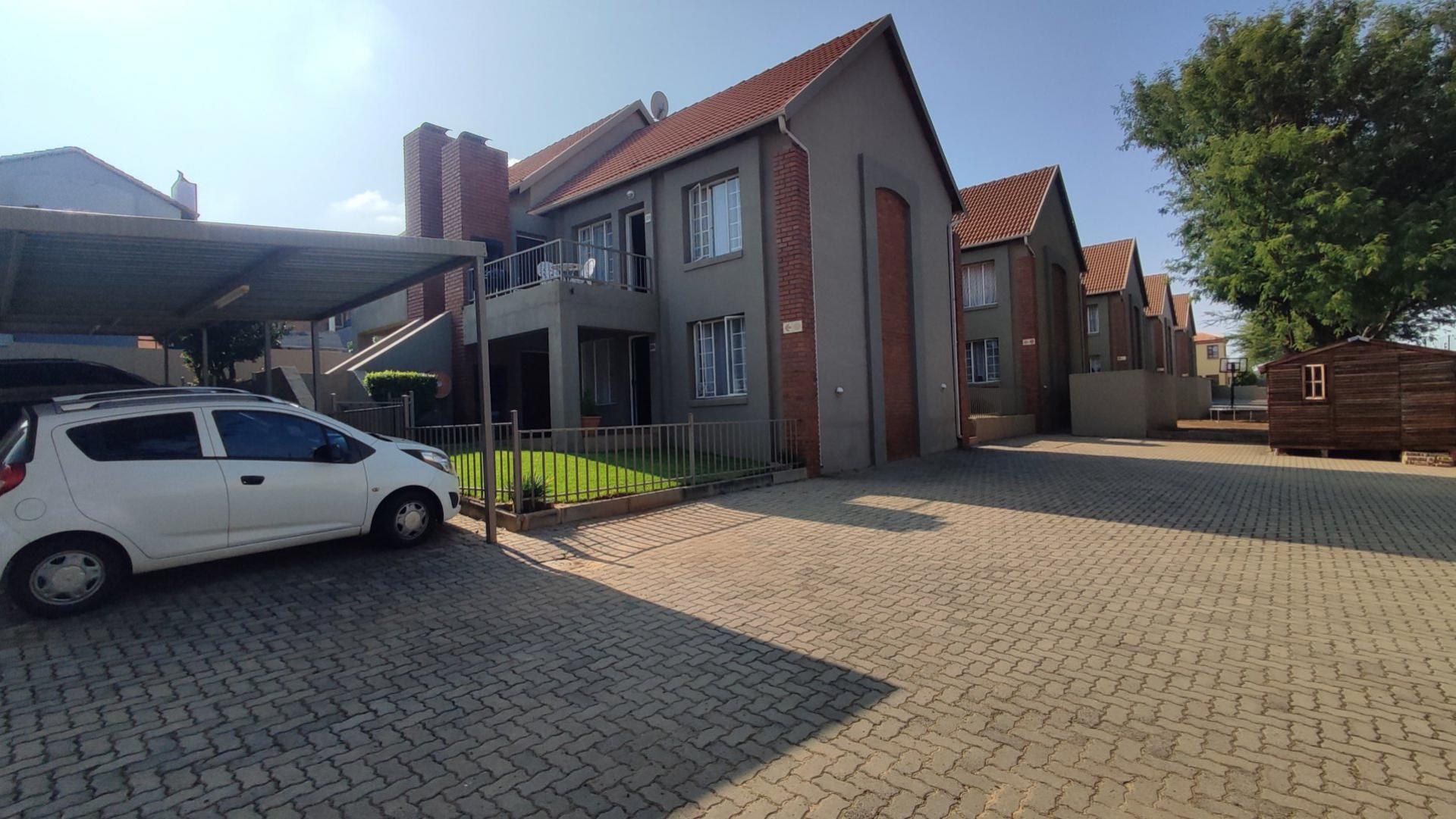  of property in Rietvalleirand
