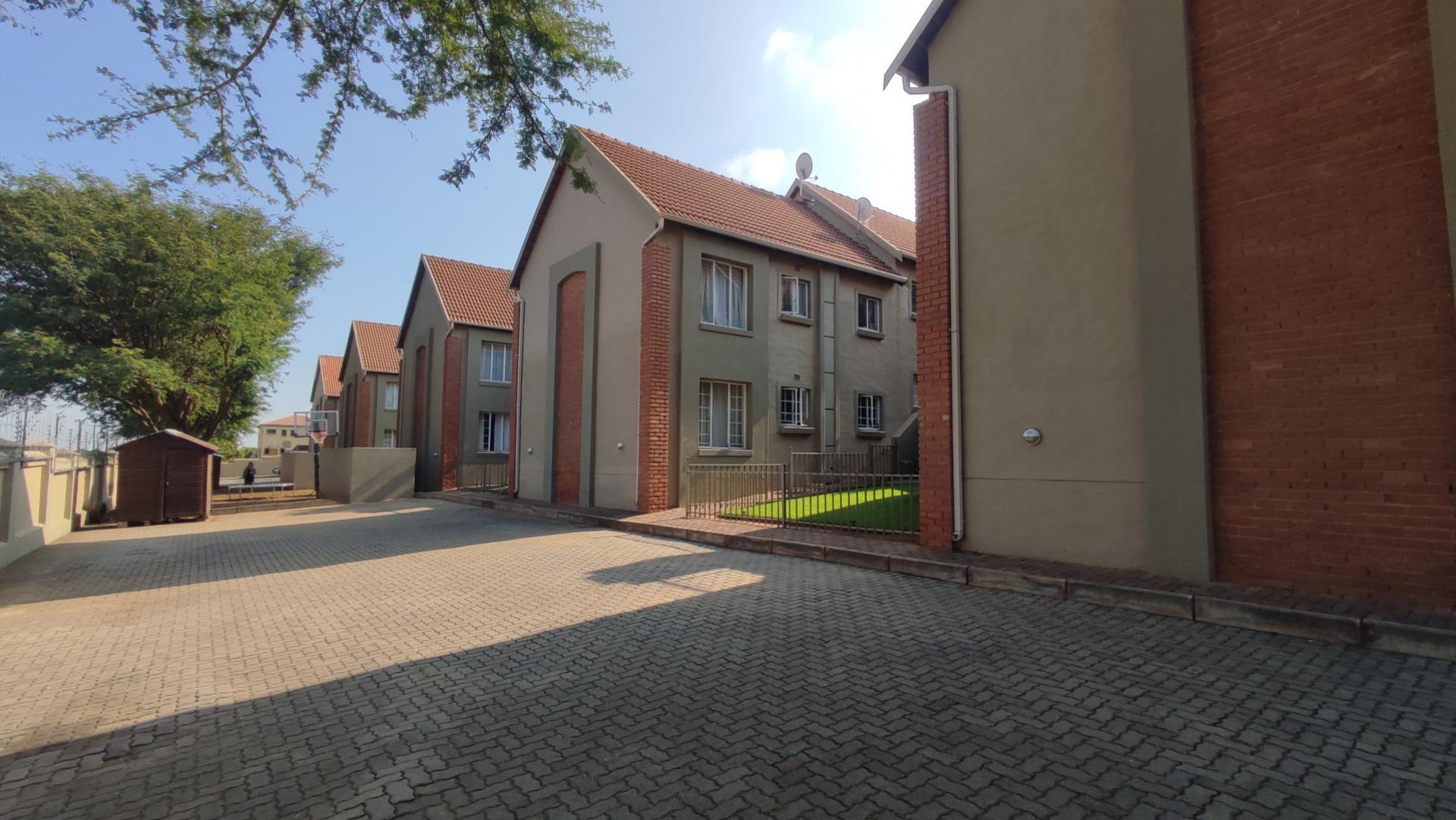  of property in Rietvalleirand