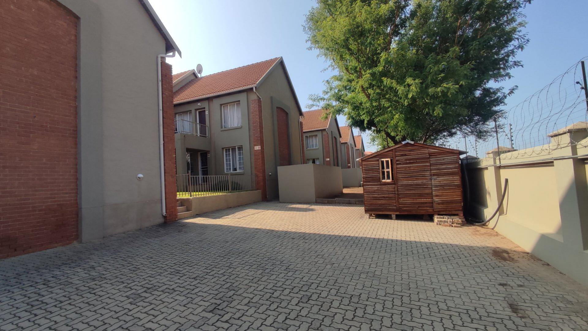 of property in Rietvalleirand