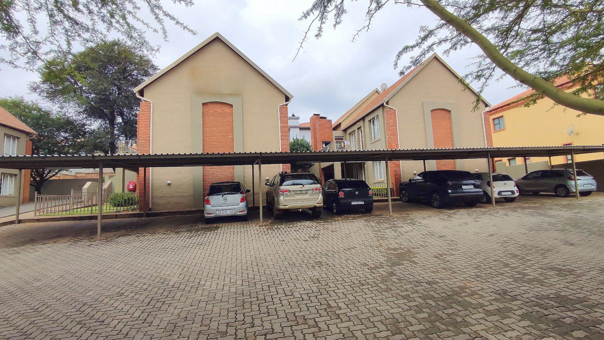  of property in Rietvalleirand