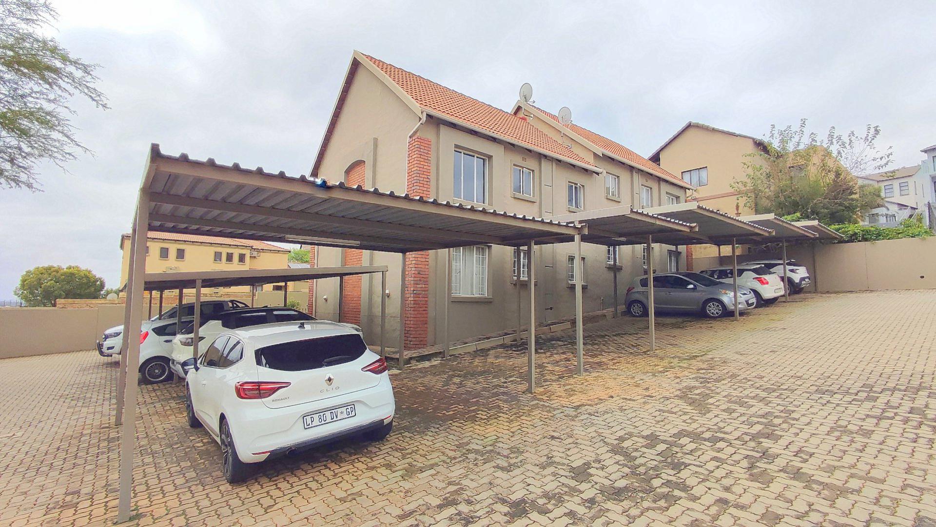  of property in Rietvalleirand