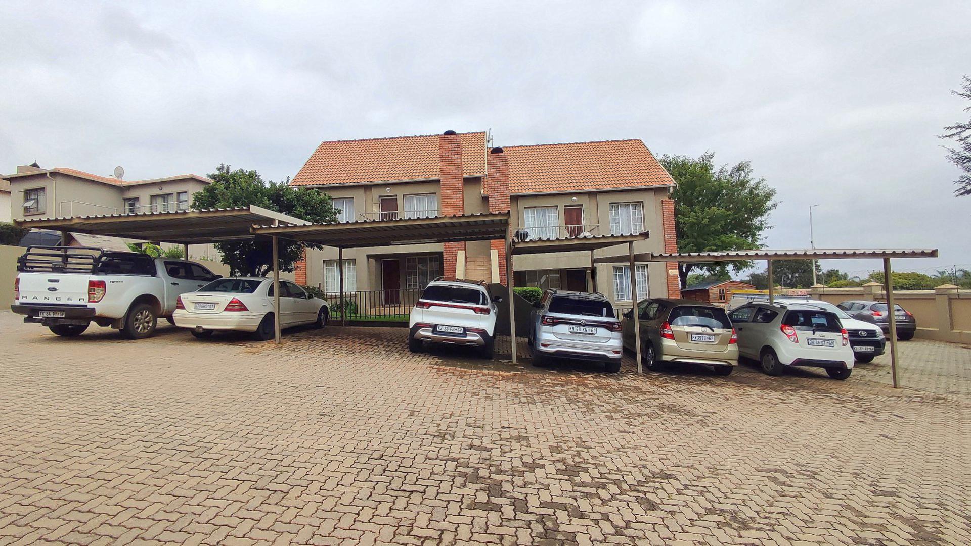  of property in Rietvalleirand