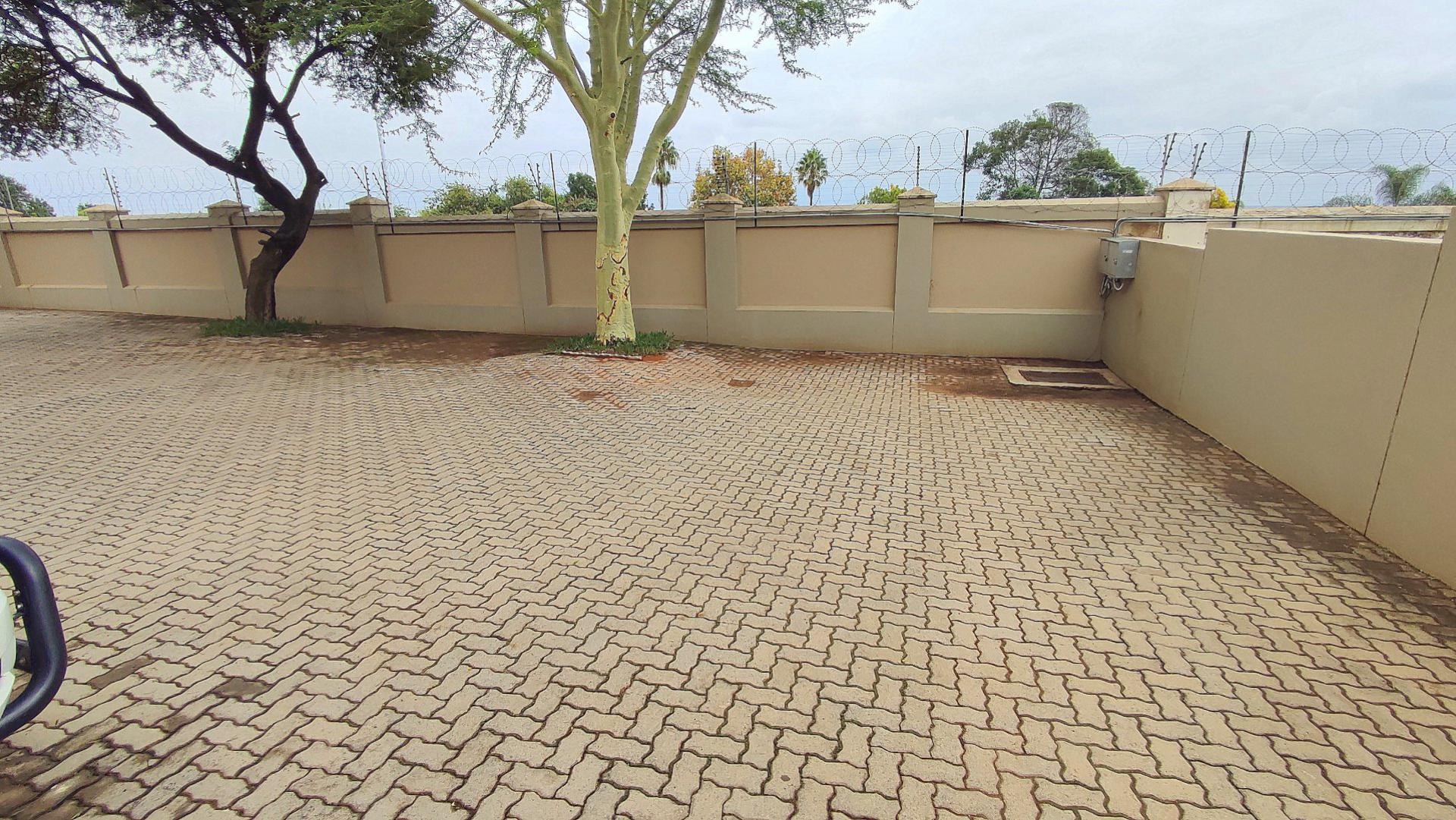  of property in Rietvalleirand