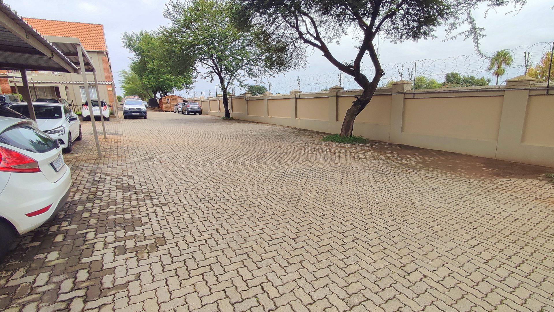  of property in Rietvalleirand