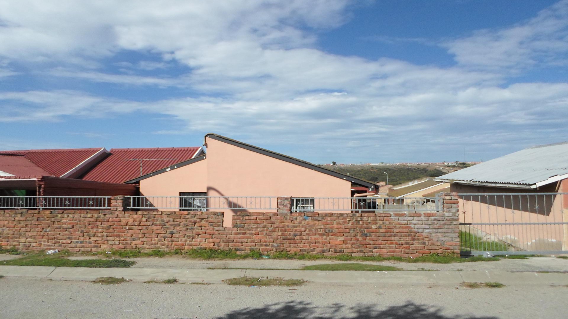 Front View of property in Bloemendal