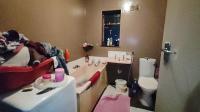 Bathroom 1 of property in Bloemendal