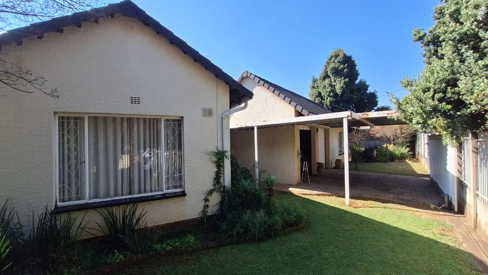 Front View of property in Parkrand