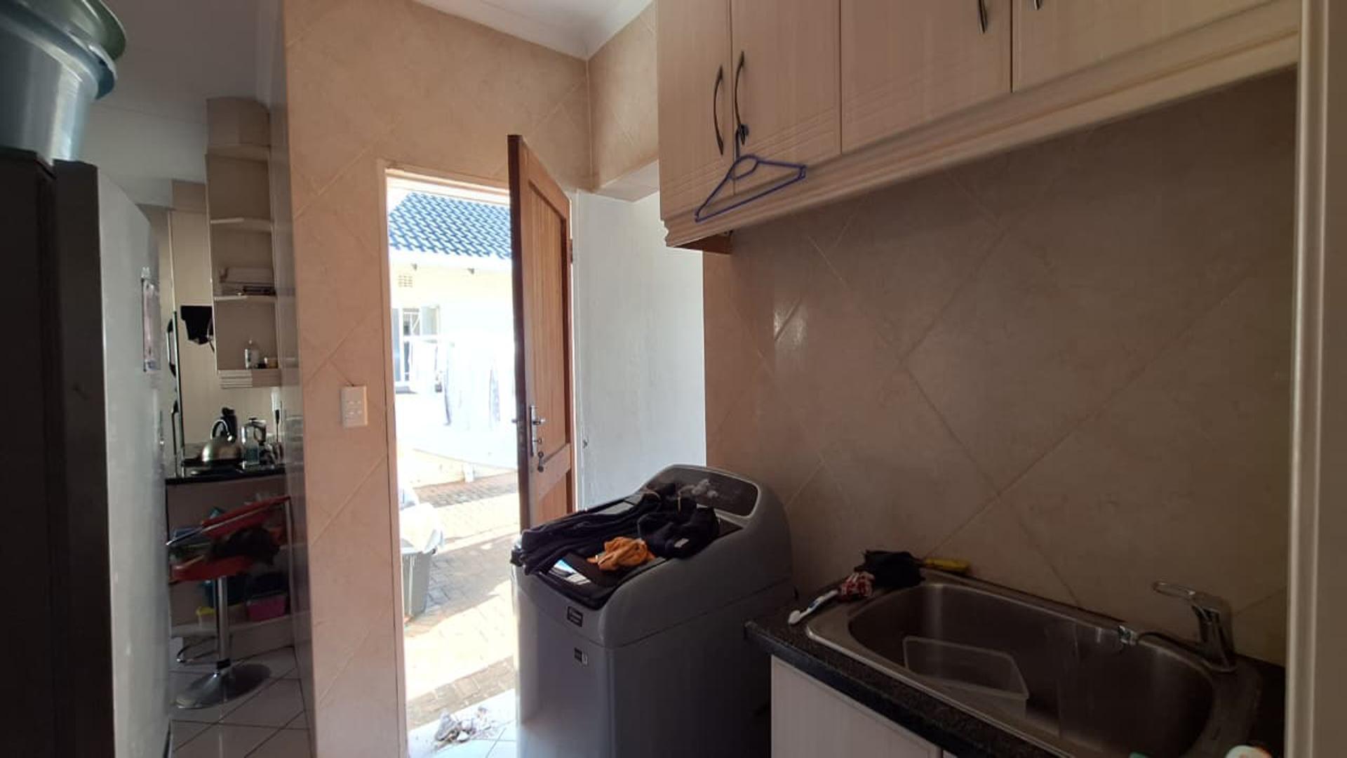 Scullery - 8 square meters of property in Parkrand