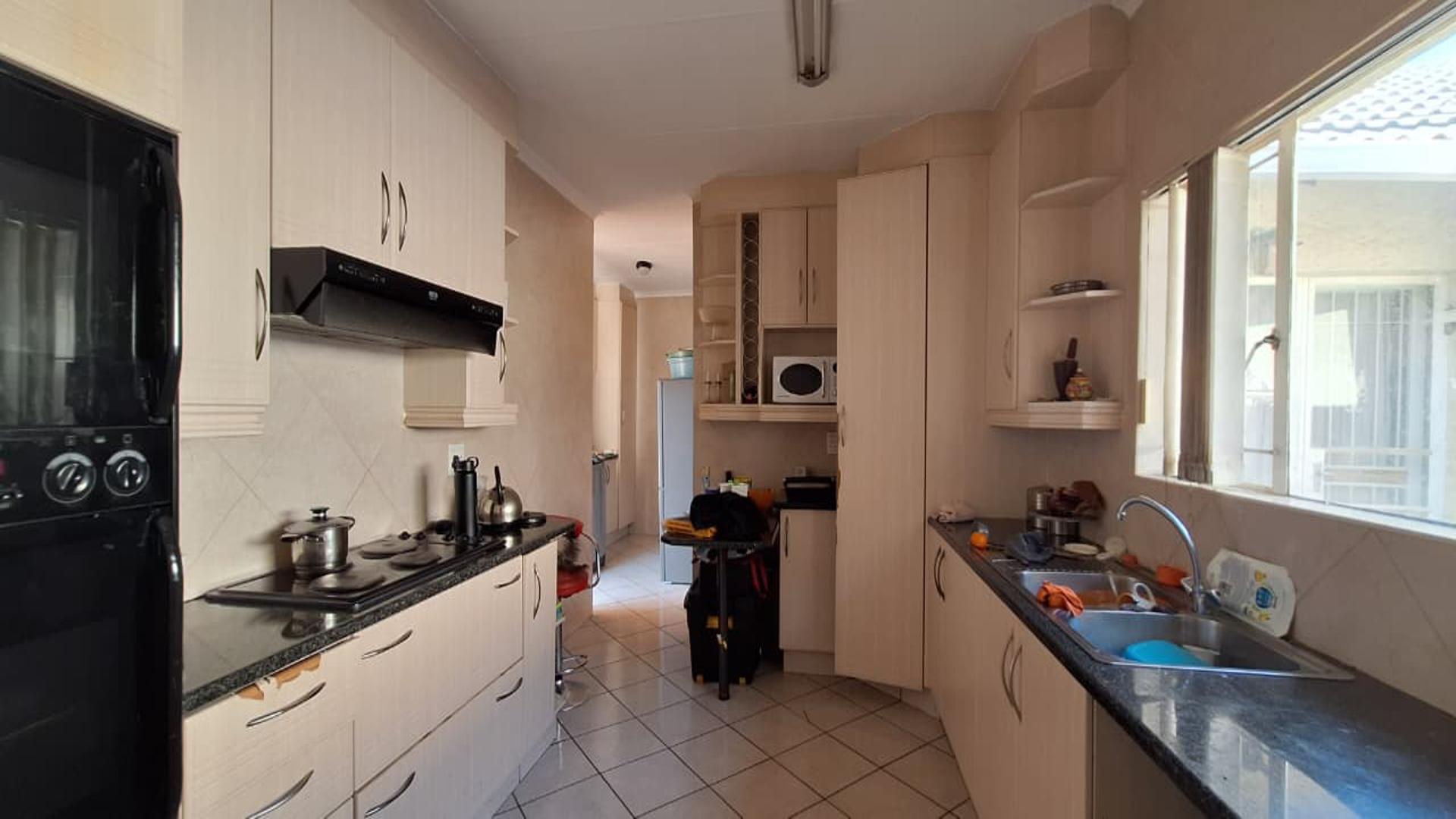 Kitchen - 27 square meters of property in Parkrand