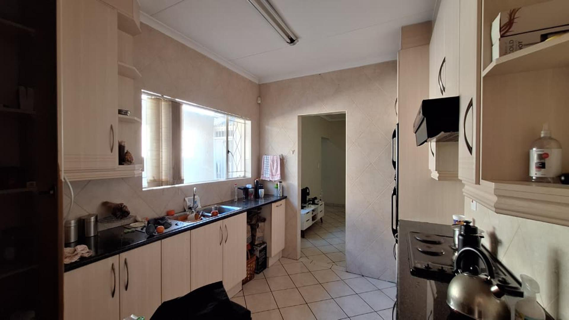 Kitchen - 27 square meters of property in Parkrand