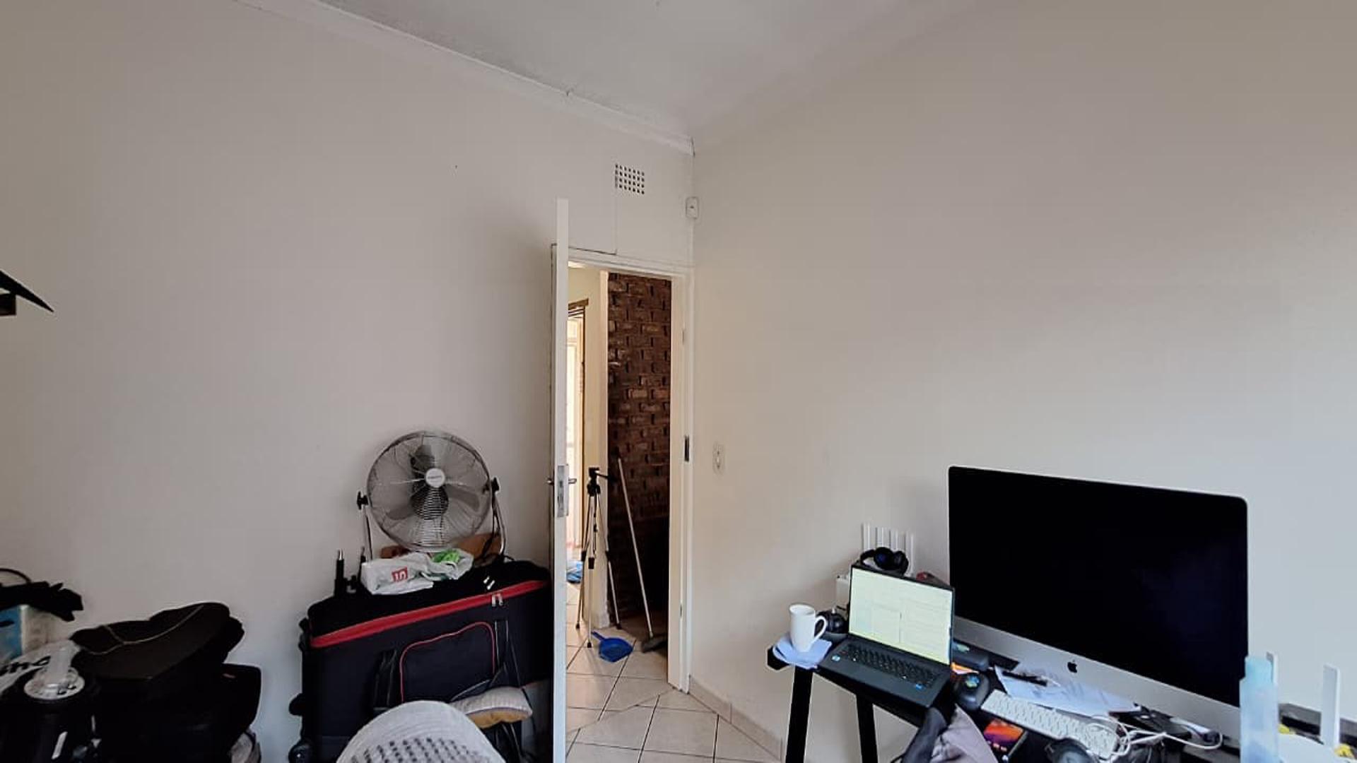 Study - 11 square meters of property in Parkrand