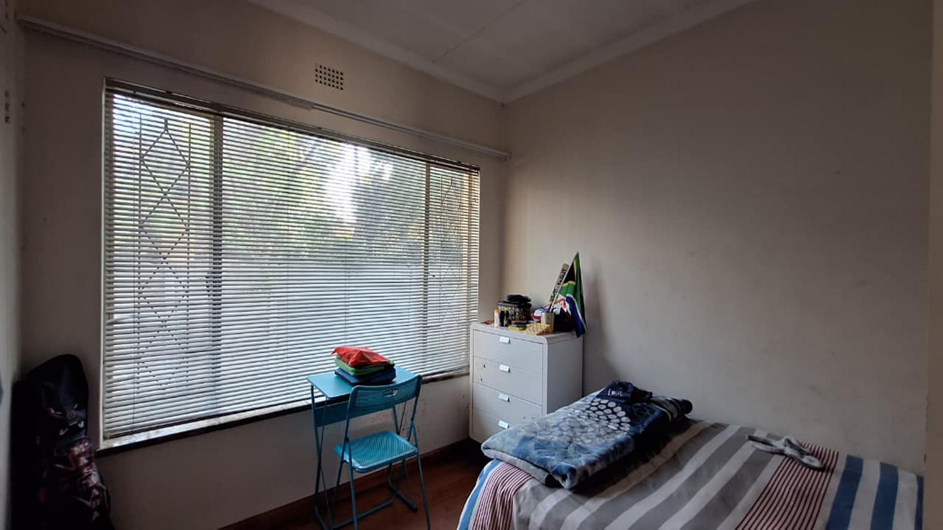 Bed Room 1 - 13 square meters of property in Parkrand