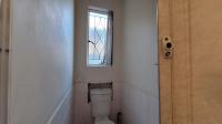 Guest Toilet - 3 square meters of property in Parkrand