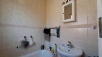 Main Bathroom - 4 square meters of property in Parkrand