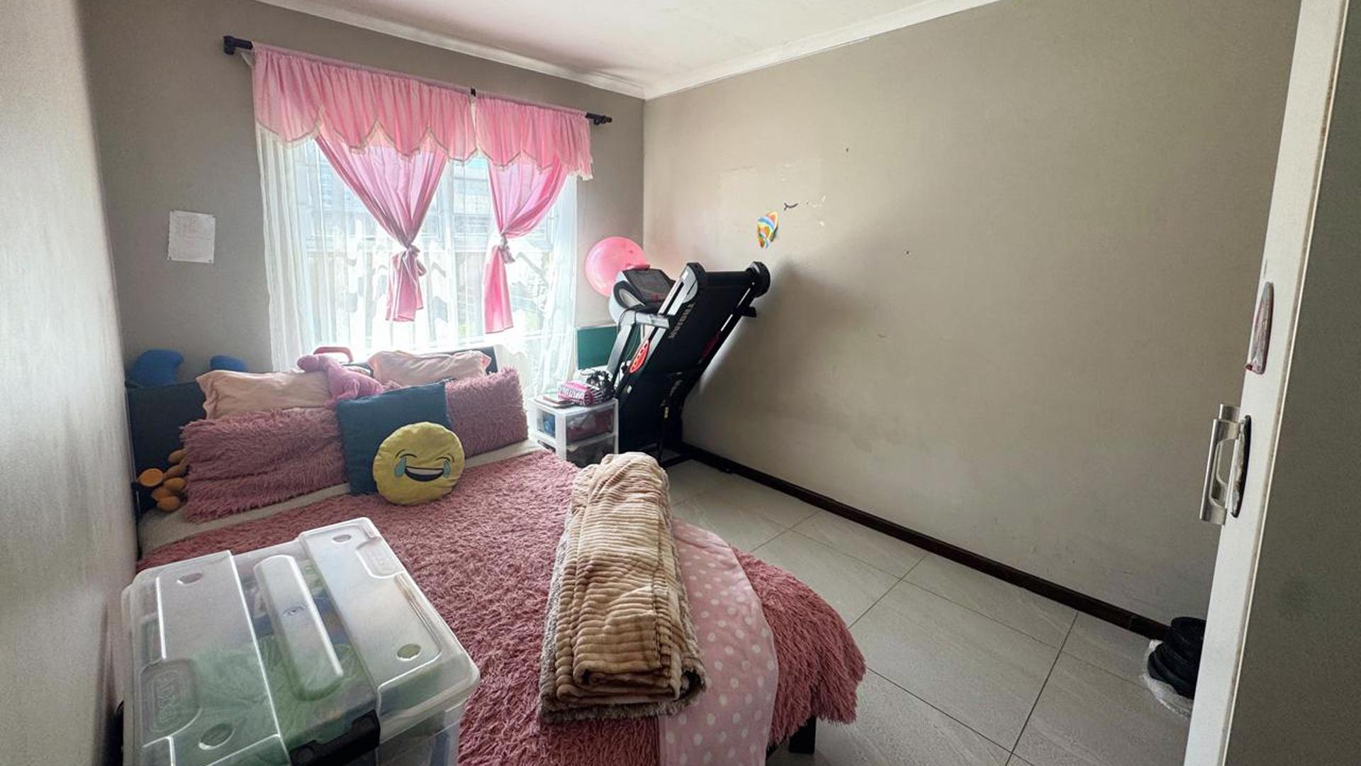 Bed Room 2 of property in Sunnyridge