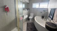 Bathroom 1 of property in Sunnyridge