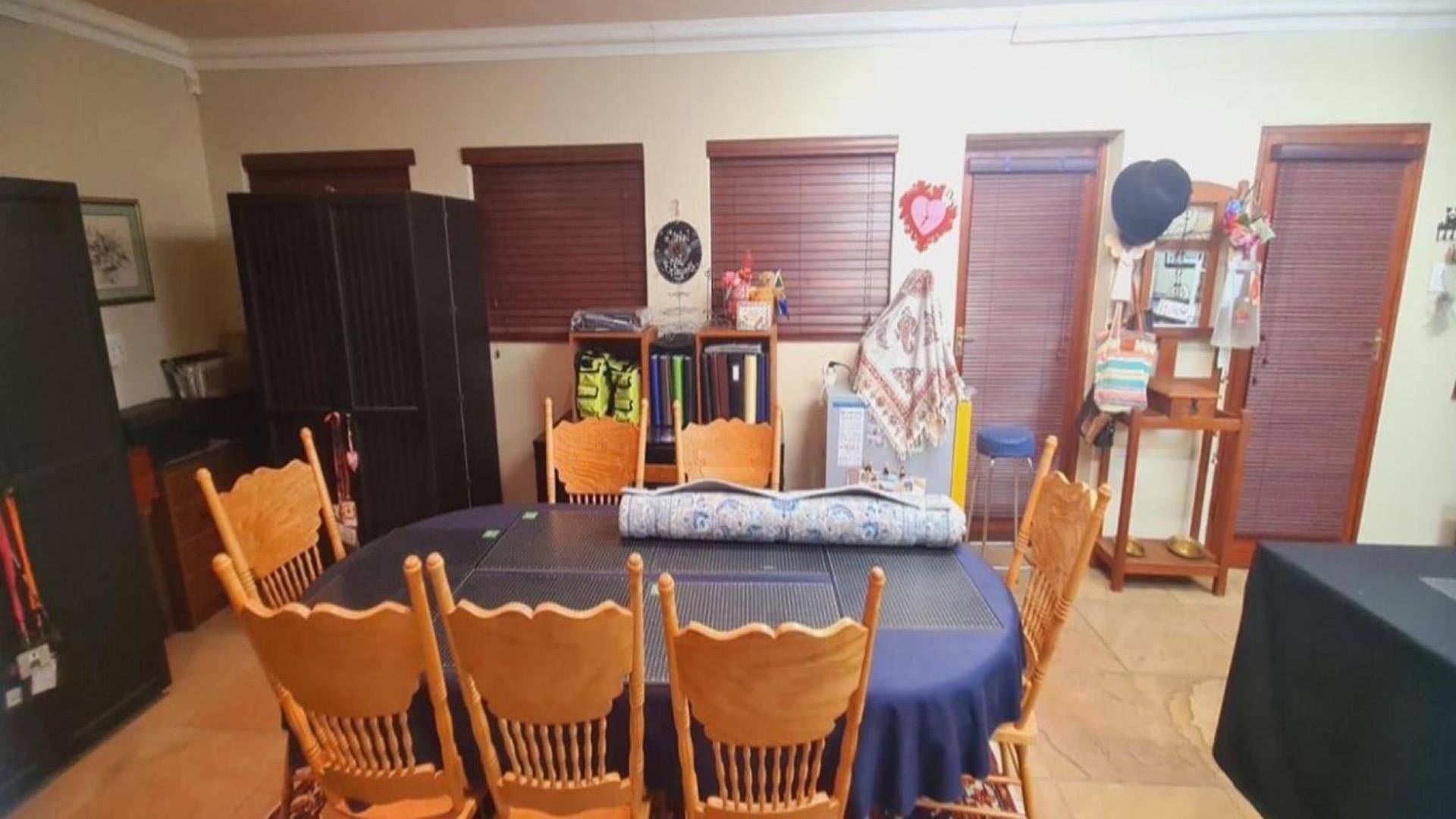 Dining Room of property in Secunda