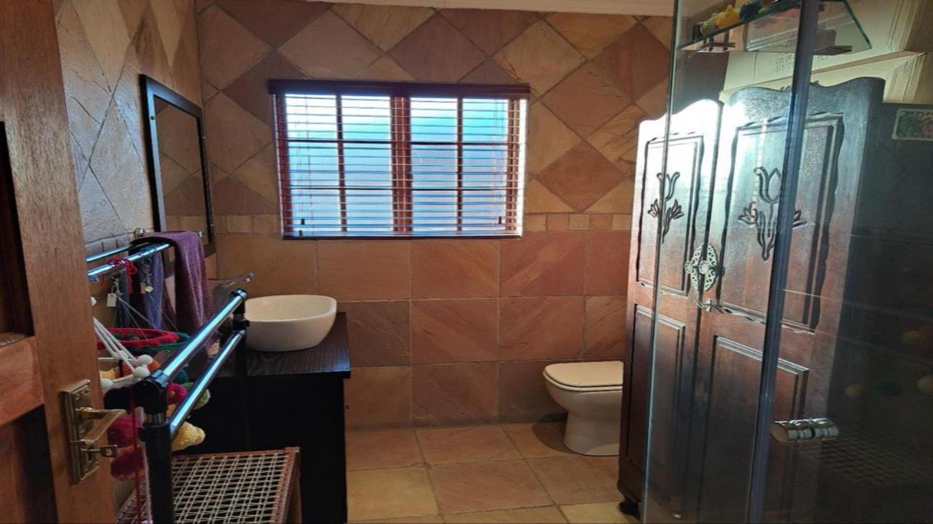 Bathroom 1 of property in Secunda