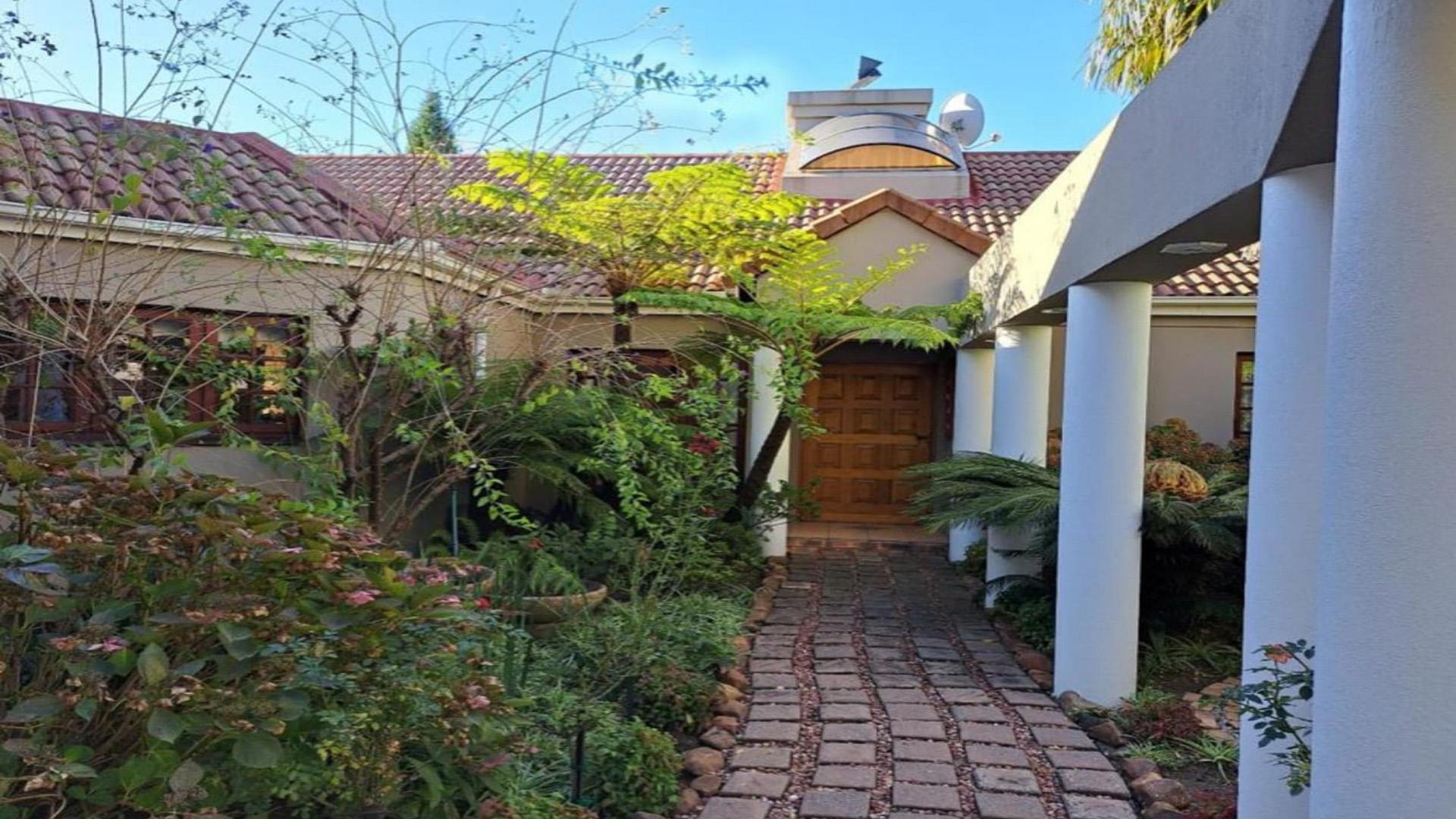 Front View of property in Secunda