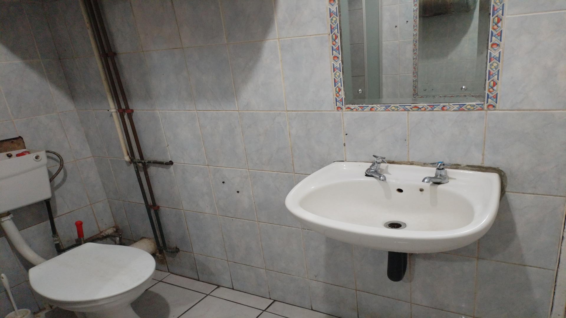 Bathroom 1 of property in South Beach