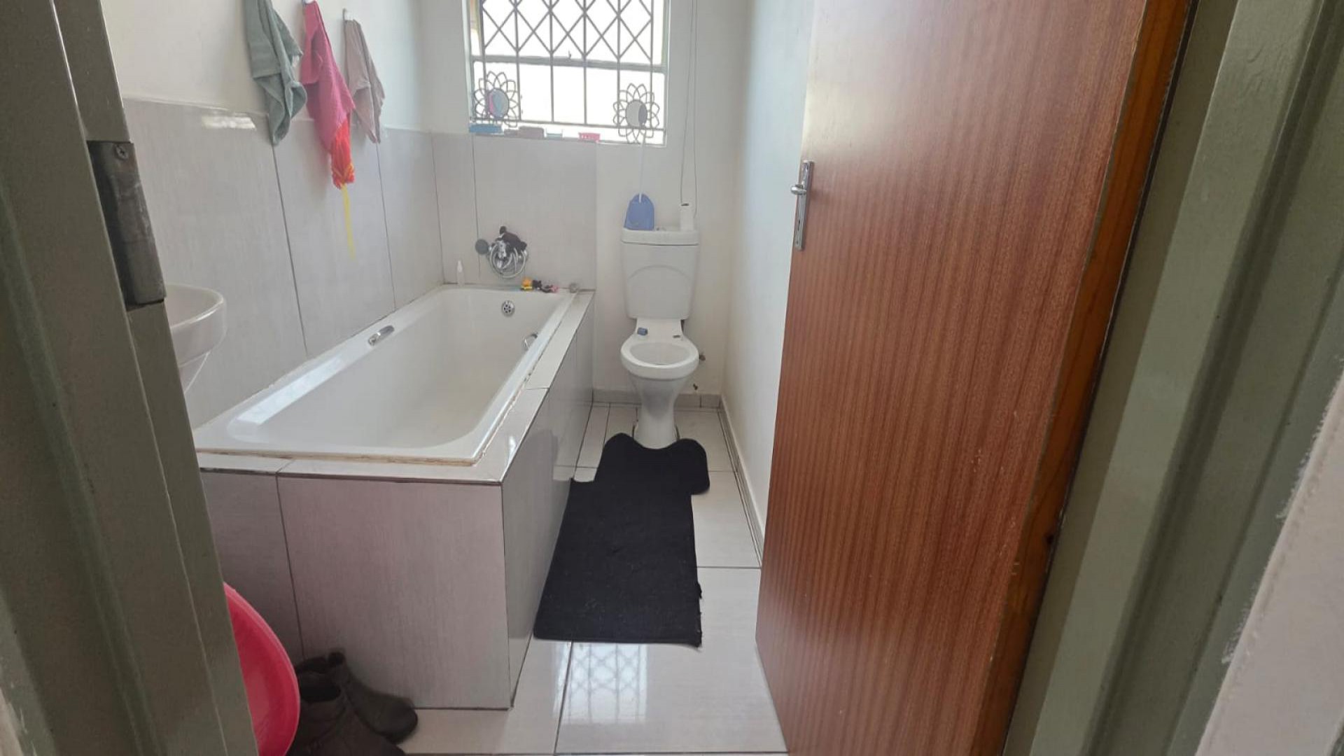 Bathroom 2 of property in Crystal Park