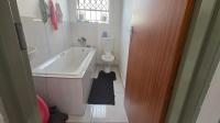 Bathroom 2 of property in Crystal Park