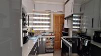 Kitchen - 6 square meters of property in Crystal Park