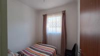 Bed Room 2 - 9 square meters of property in Crystal Park