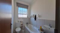 Main Bathroom - 4 square meters of property in Crystal Park