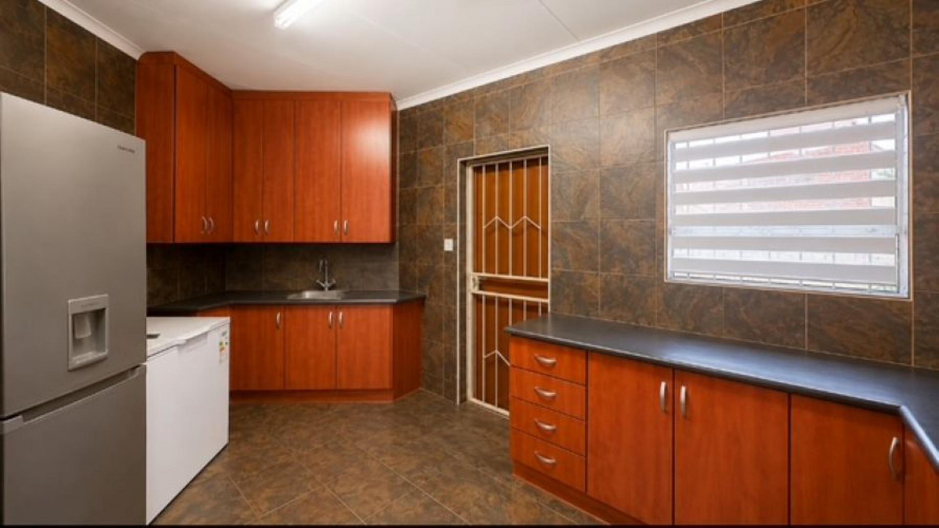 Kitchen of property in Universitas