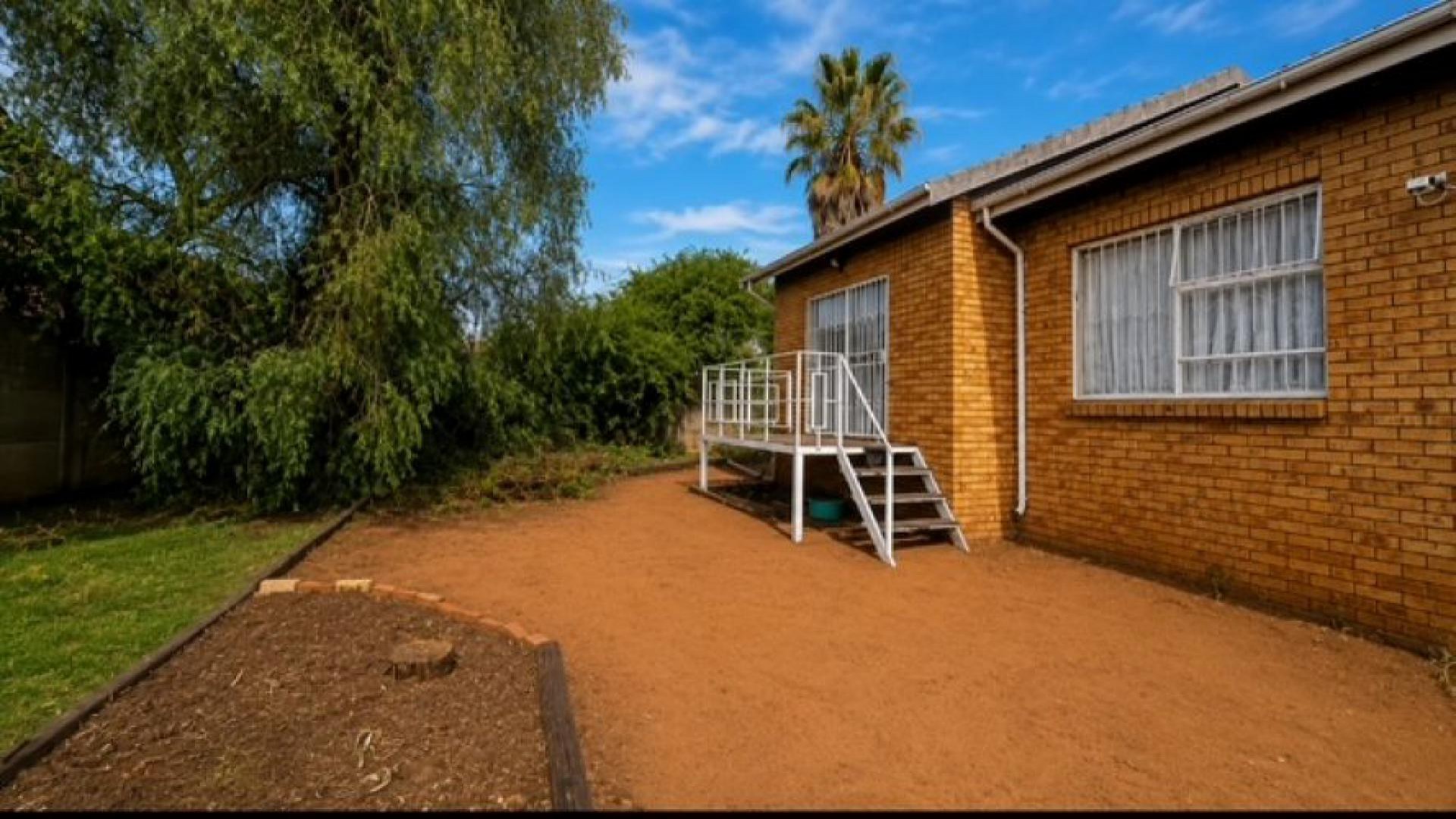 Backyard of property in Universitas