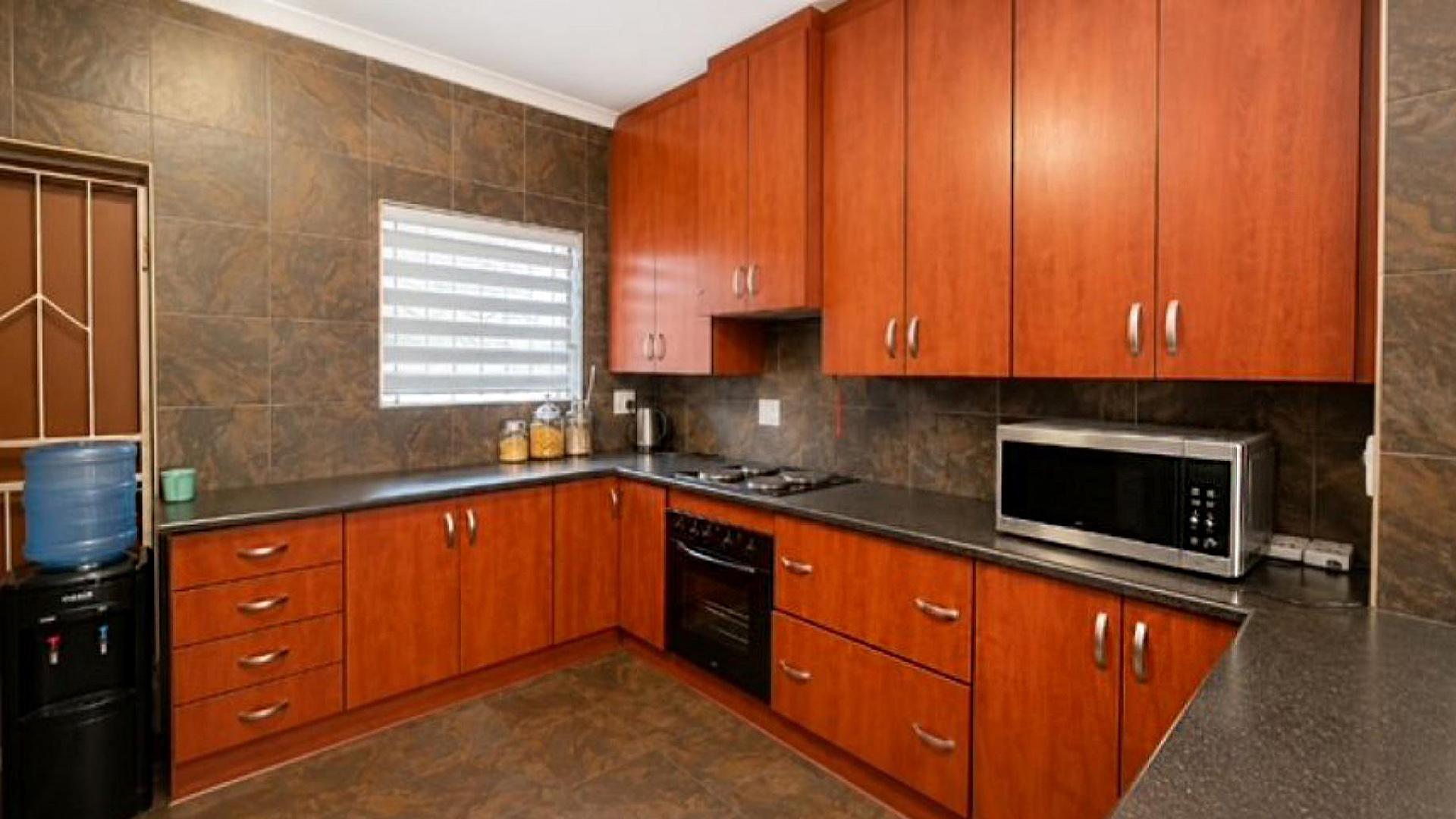 Kitchen of property in Universitas