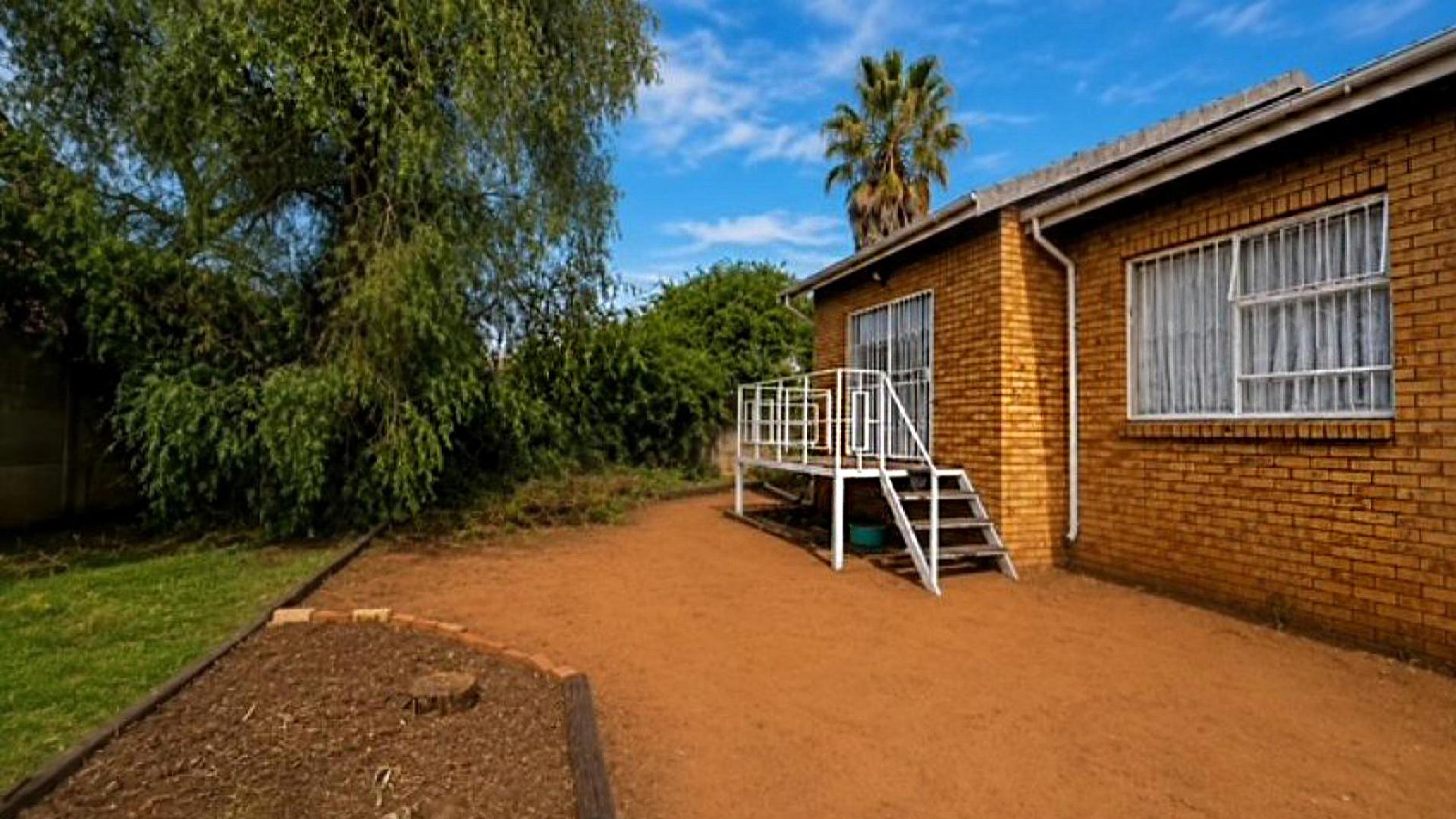 Backyard of property in Universitas