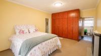 Main Bedroom of property in Universitas