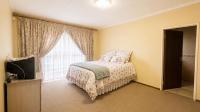 Main Bedroom of property in Universitas