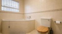 Main Bathroom of property in Universitas