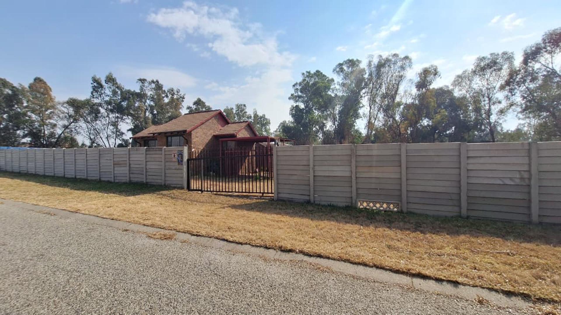 Front View of property in Brakpan