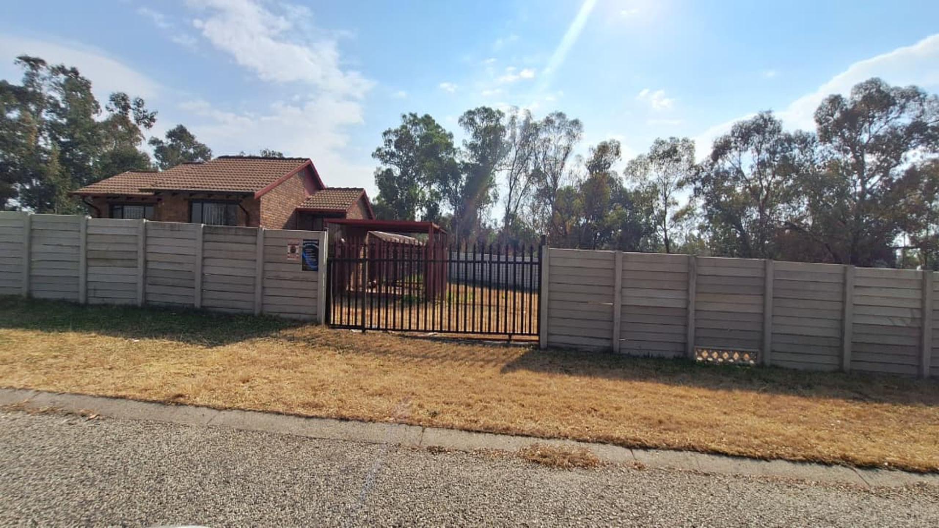 Front View of property in Brakpan