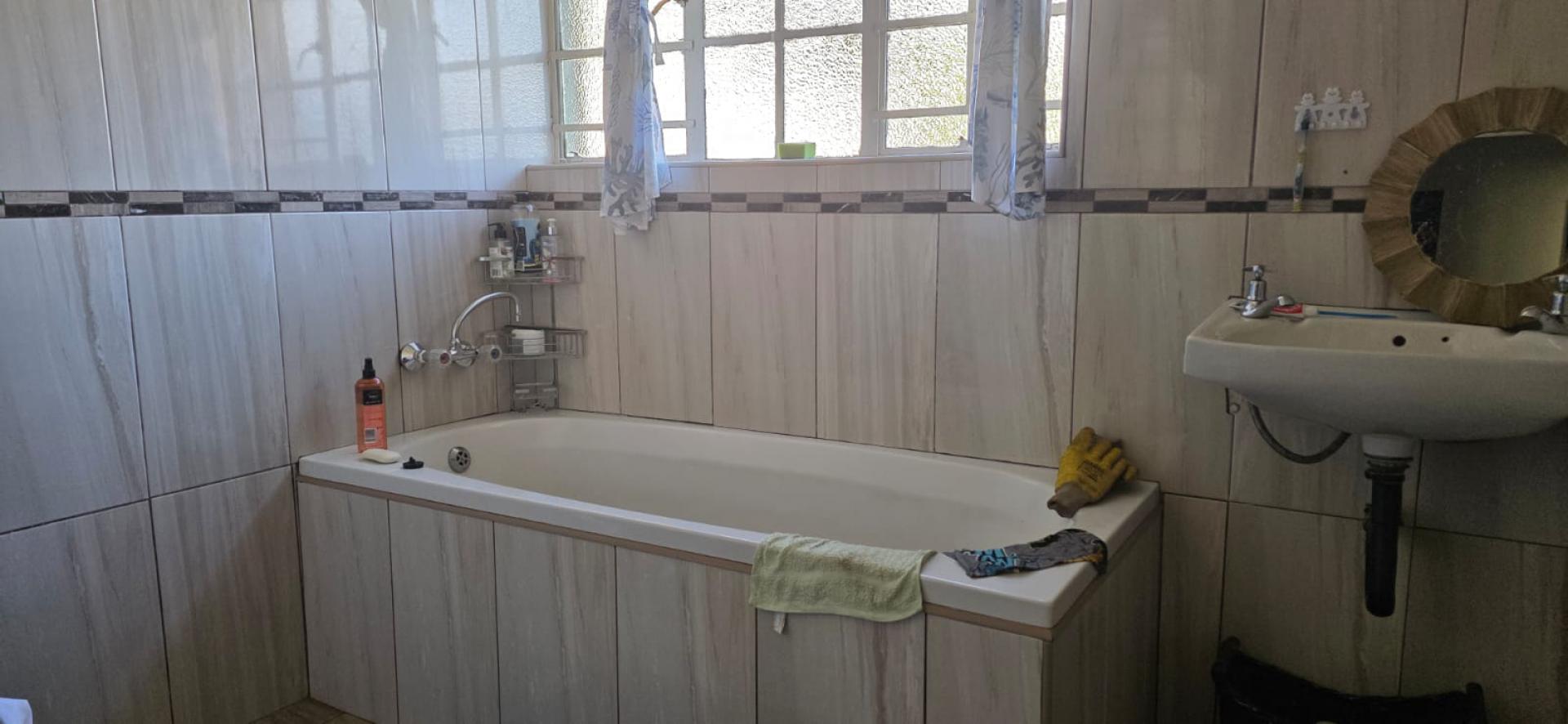  of property in Benoni AH