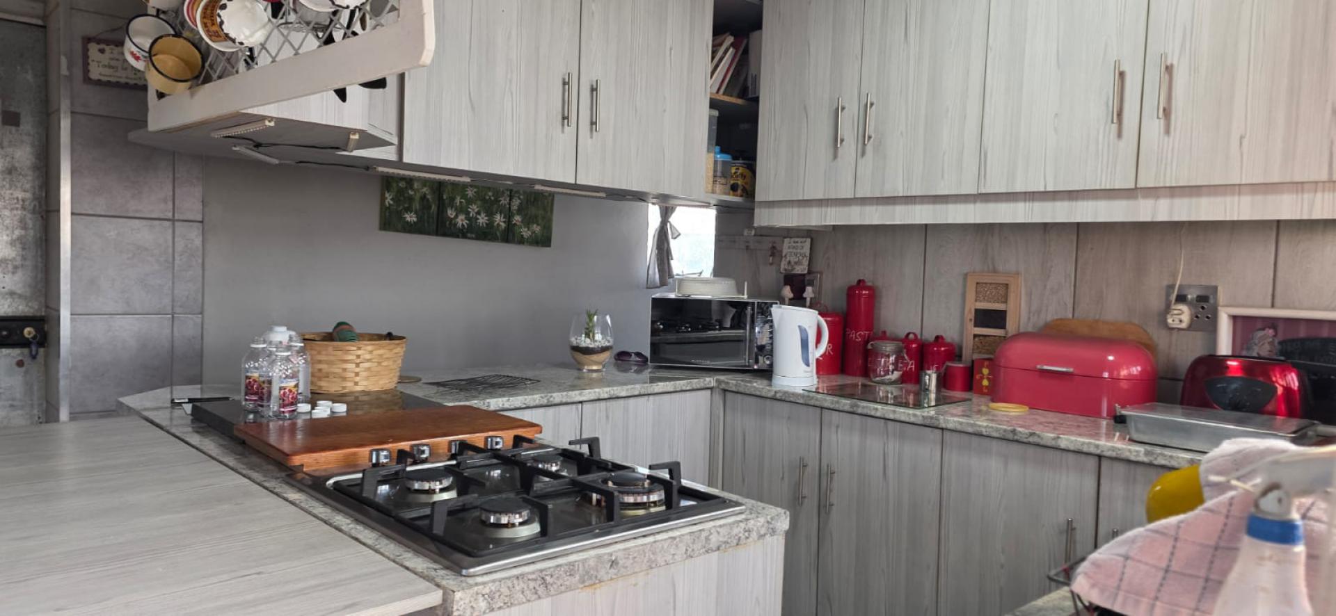  of property in Benoni AH