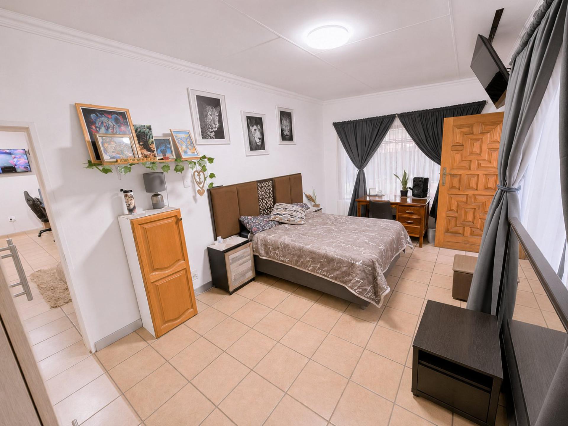  of property in Sinoville