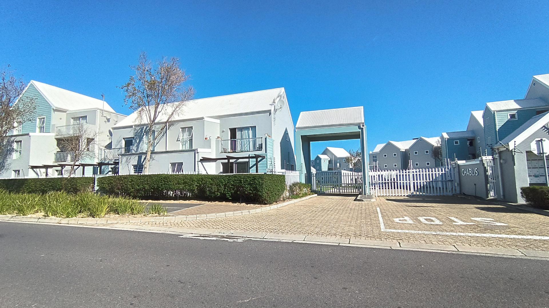 Front View of property in Burgundy Estate