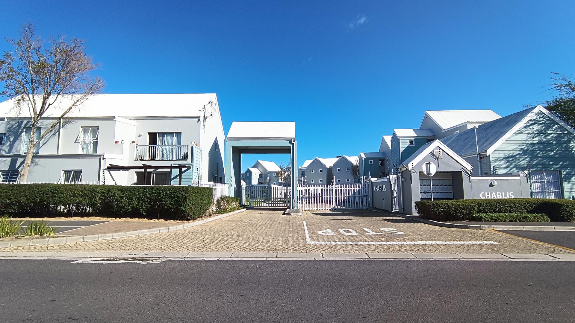 Front View of property in Burgundy Estate