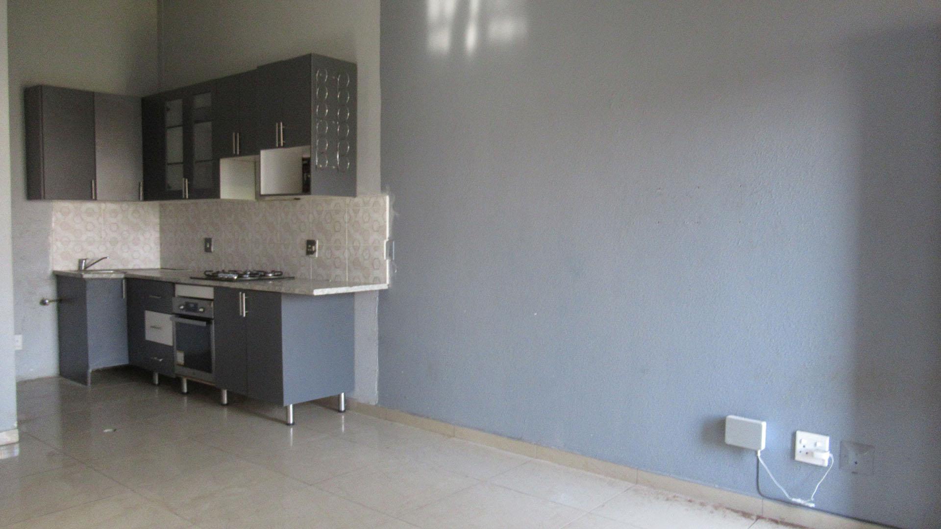 Lounges - 19 square meters of property in Ridgeway