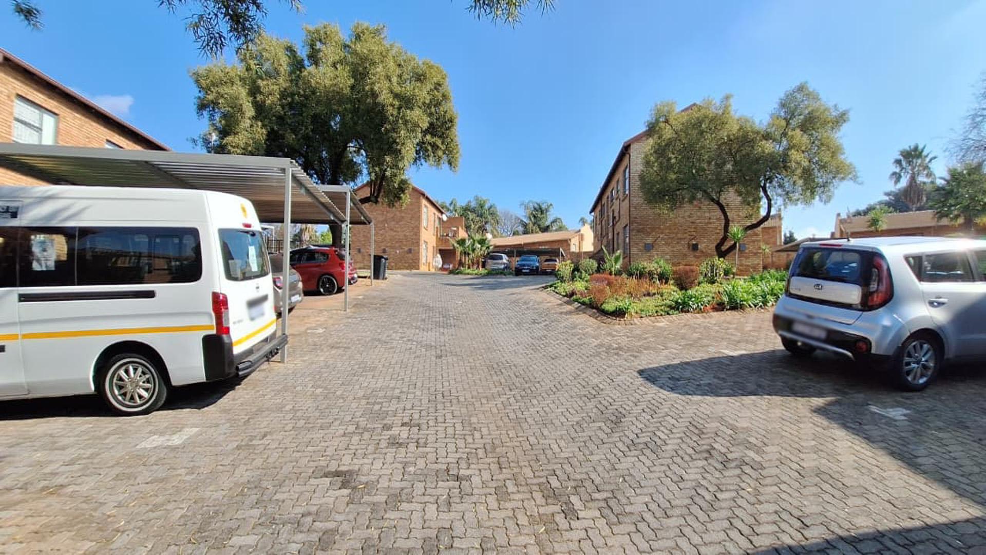 Front View of property in Wilgeheuwel 