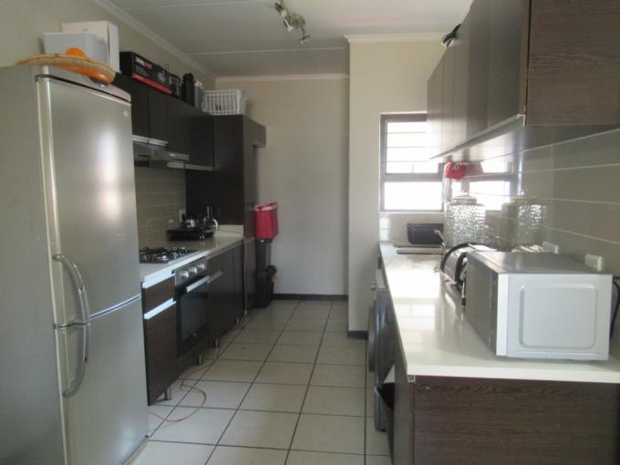 3 Bedroom Simplex to Rent in Oakdene - Property to rent - MR716101