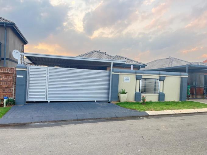 3 Bedroom House for Sale For Sale in Albertsdal - MR716116