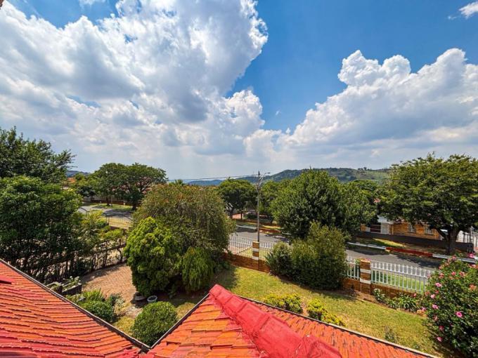 4 Bedroom House for Sale For Sale in Linmeyer - MR716120