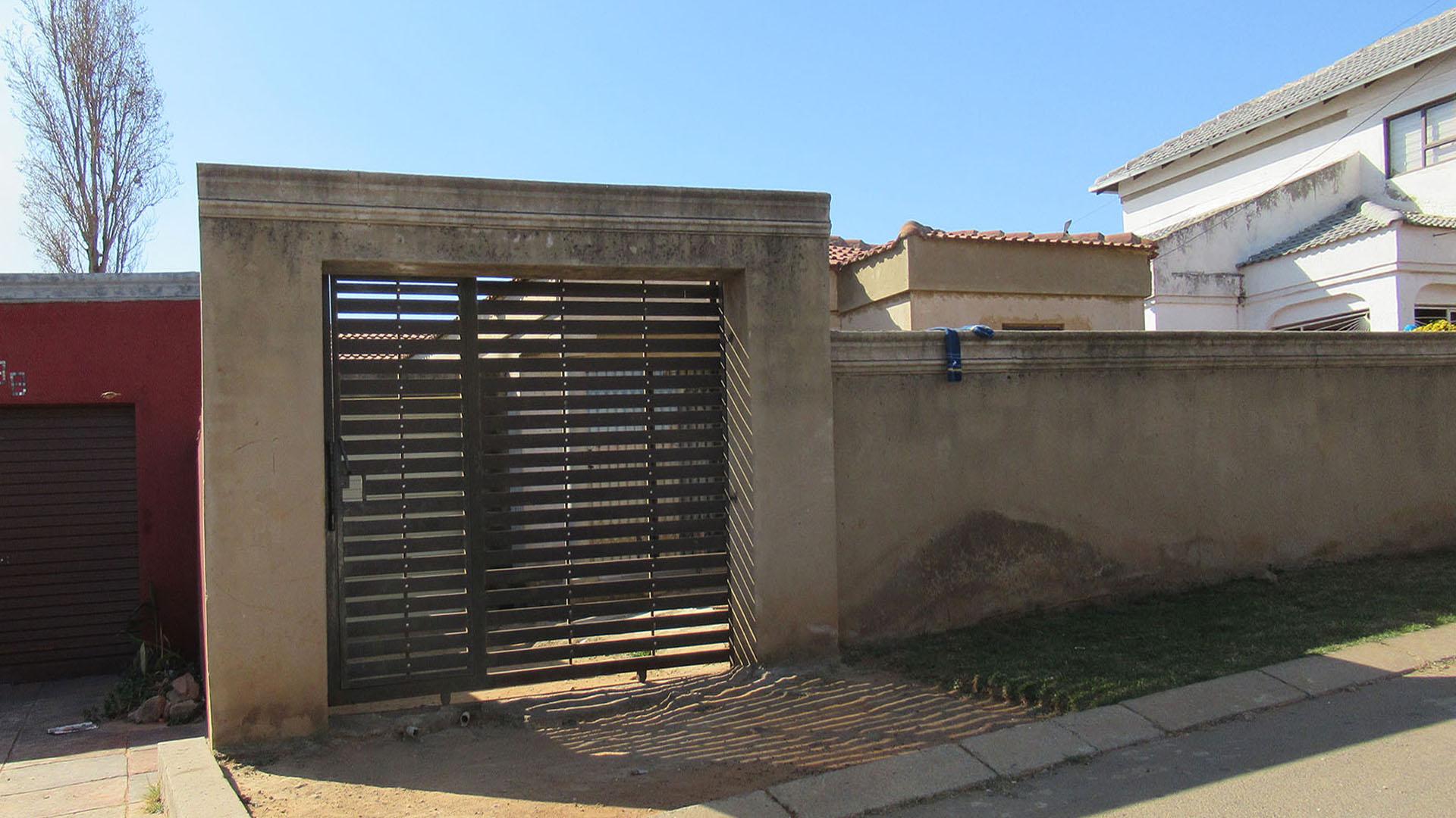 Front View of property in Doornkop