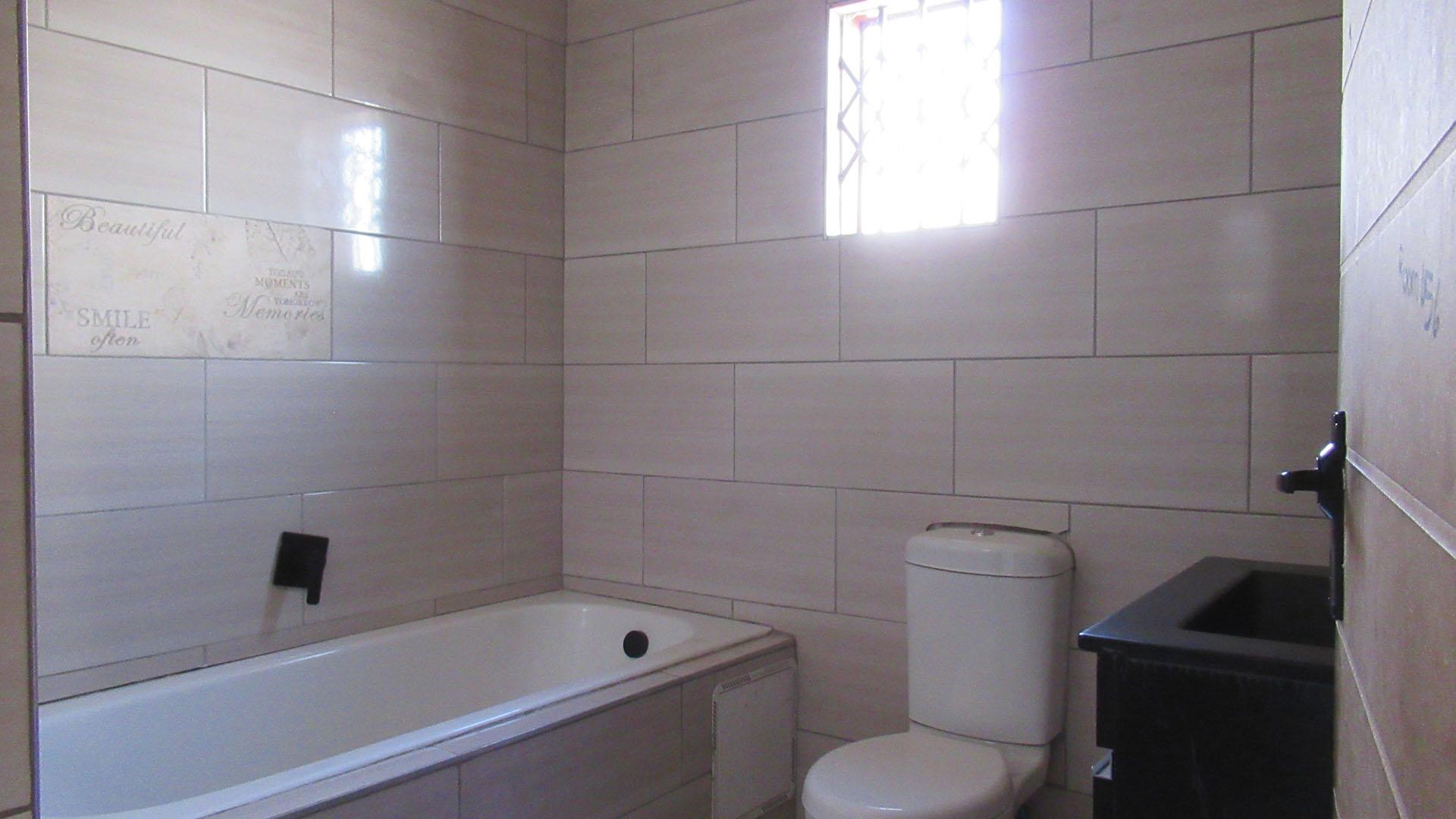 Bathroom 1 - 6 square meters of property in Doornkop
